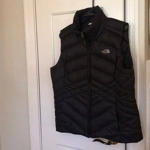 Like new North Face vest. Large.